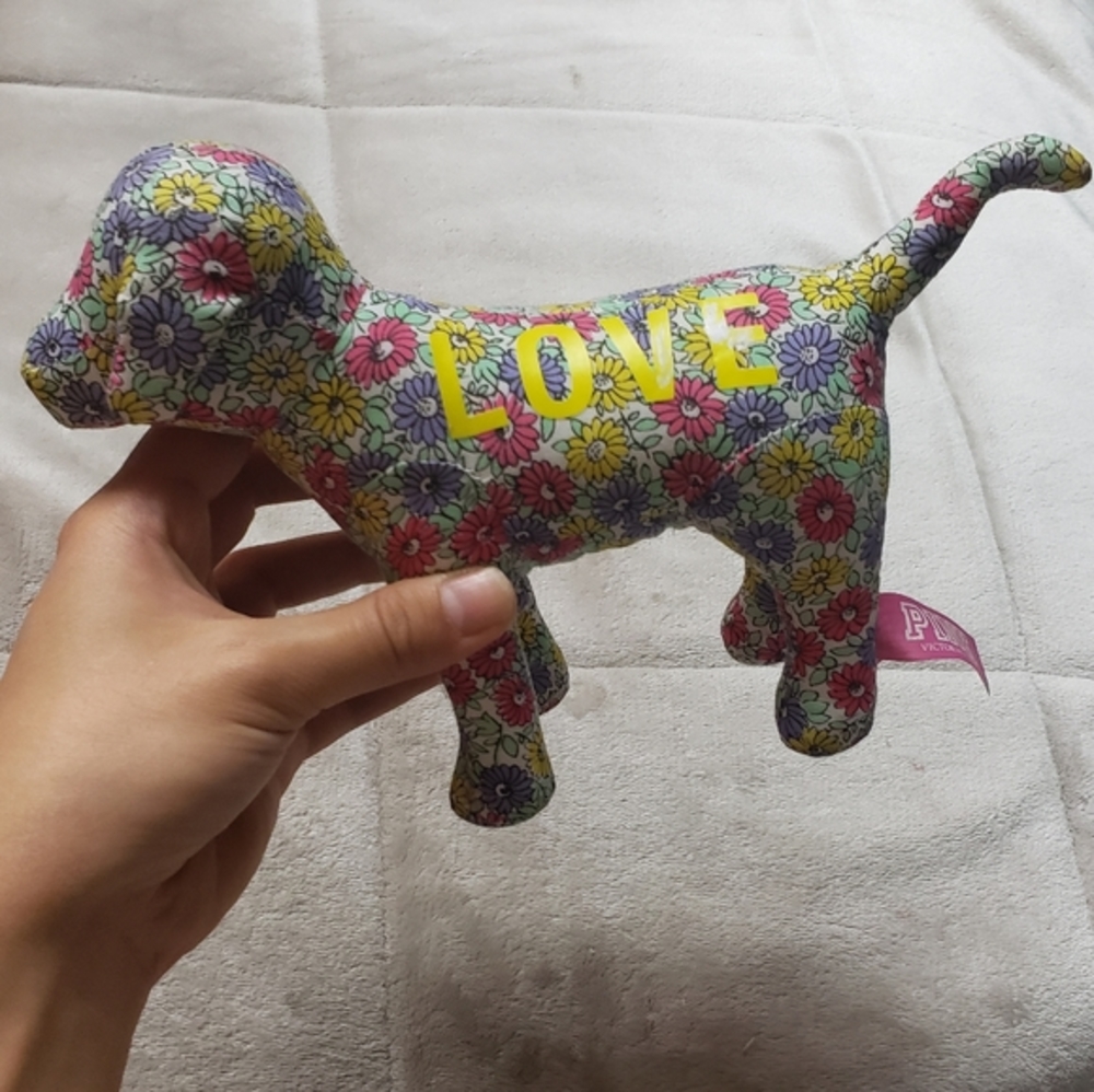 PINK || "LOVE" STUFFED DOG⭐